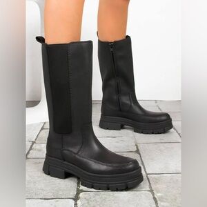 💫UGG💫 Ashton High Chelsea Boots